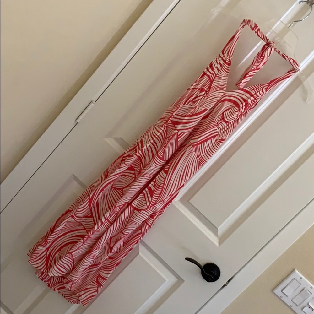 Cute pink and white dress with open back
